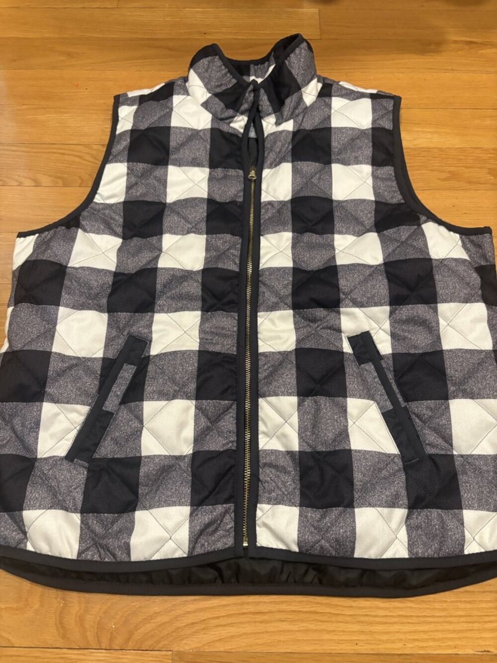 Old navy Size Extra Large (XL) Quilted Buffalo Check Zip-Up Vest - Picture 1 of 2